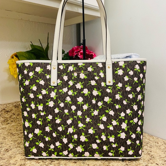 Michael KORS Large Open Tote - Picture 2 of 16